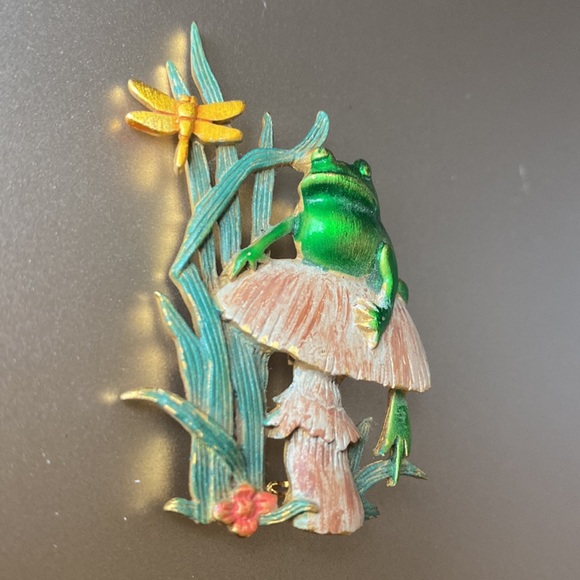 Signed Vintage frog mushroom dragonfly brooch pin - Picture 3 of 5